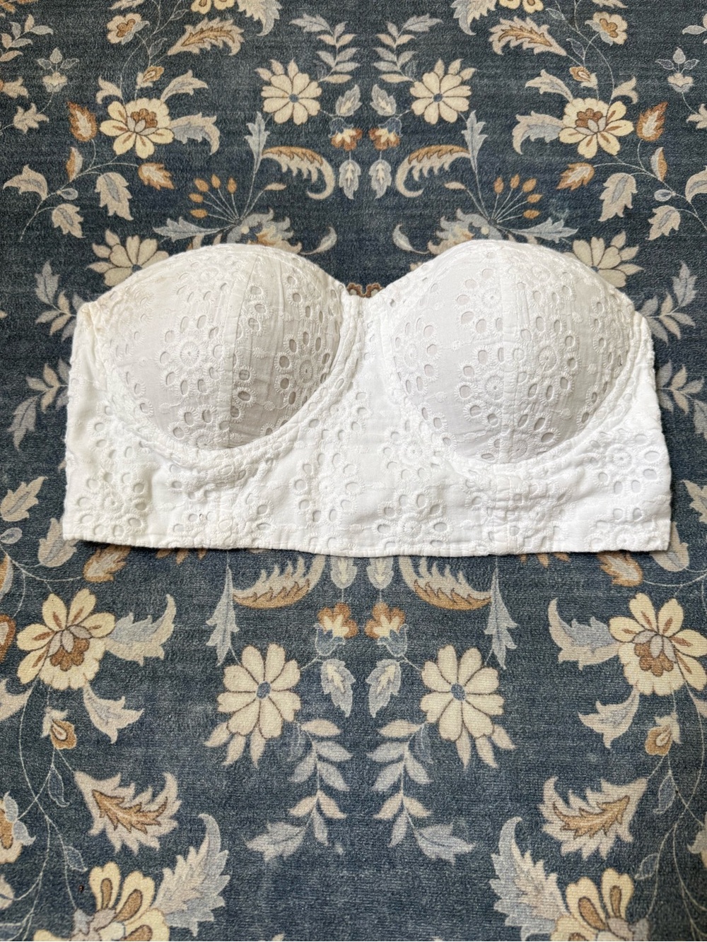 Vintage Y2K Charlotte Russe White Eyelet 100% Cotton Sweetheart Crop Top Size S